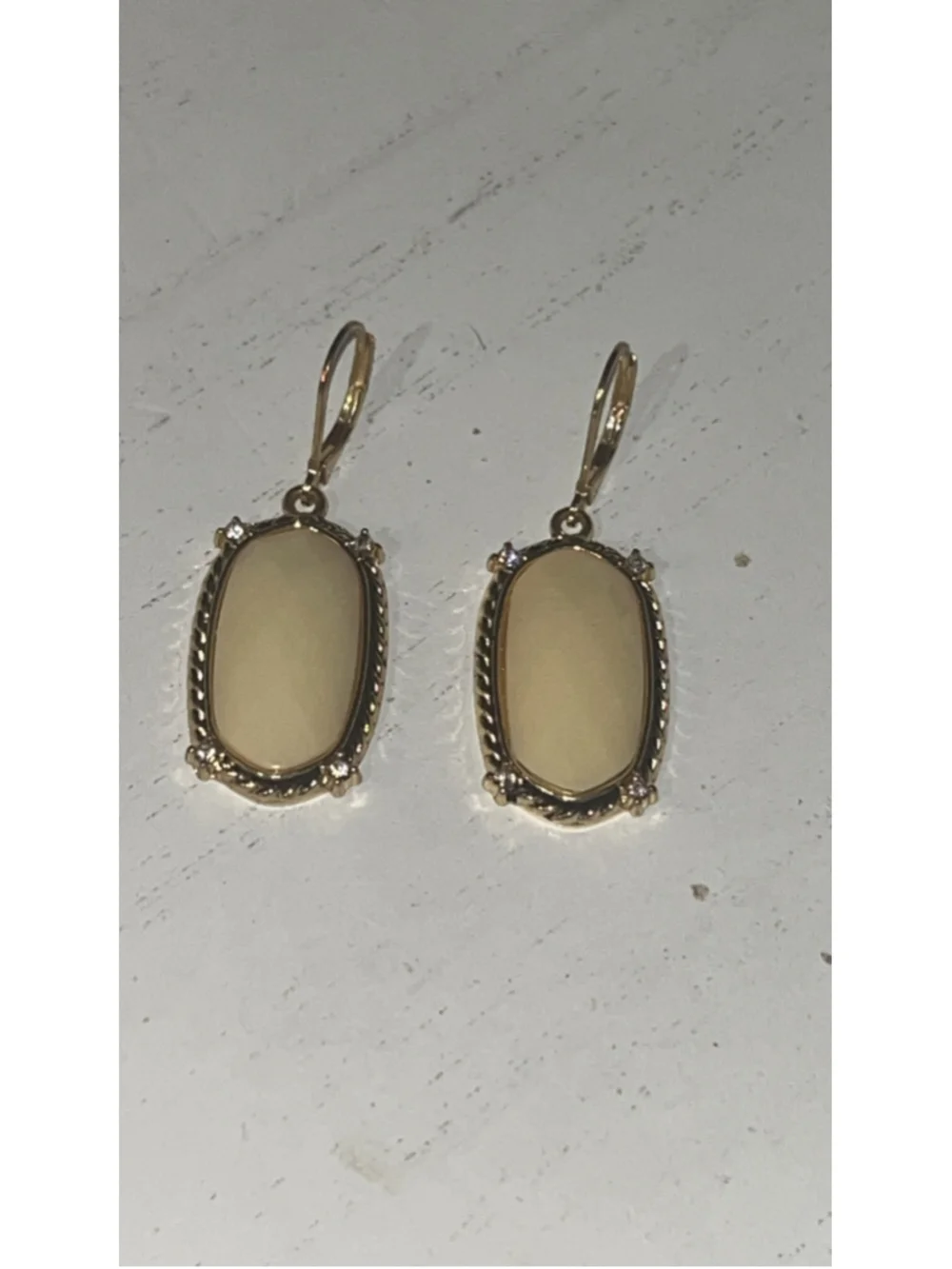 Women's Unbranded Beige and Gold Oval Drop Earrings, One Size